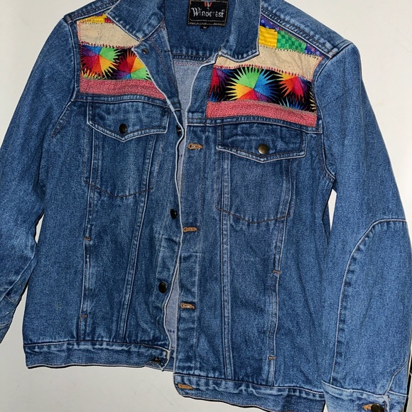 Beautiful embroidered denim jacket - Picture 2 of 5